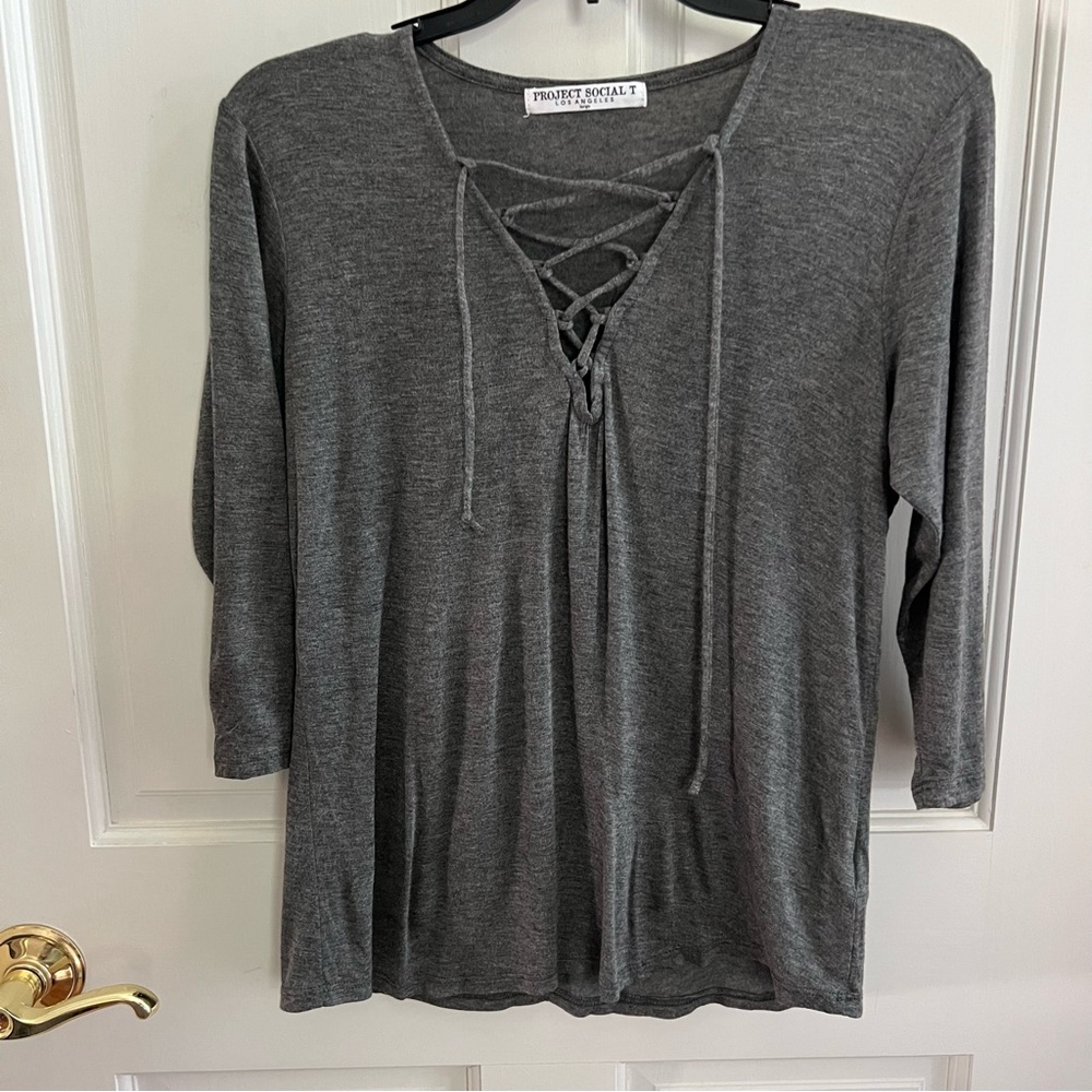Womens PROJECT SOCIAL T Los Angeles Size Large Soft Grey 3/4 Sleeve Tie Neck Tee